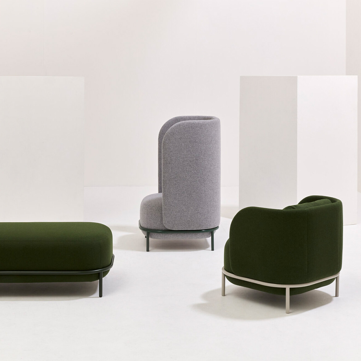 Bold 402 lounge chair