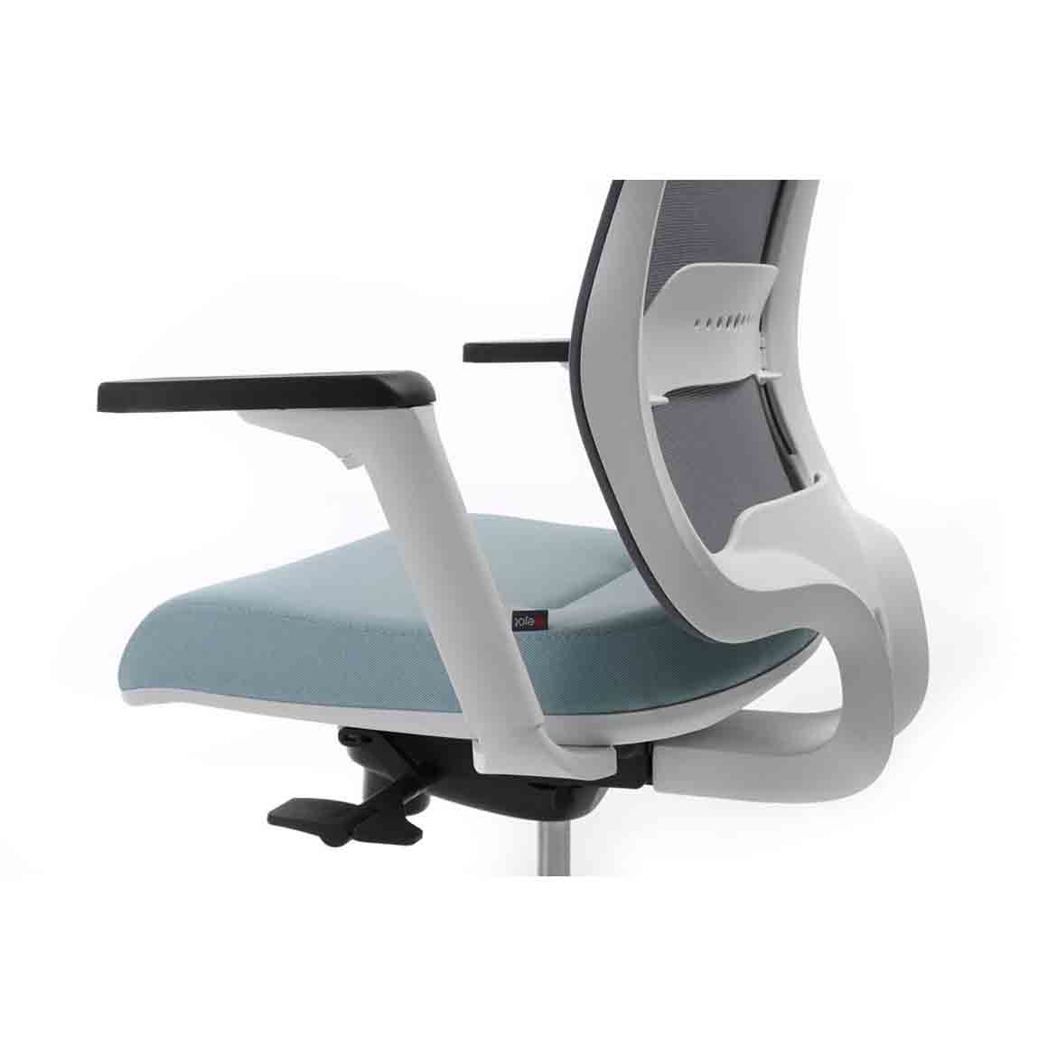 Momo 902 swivel chair