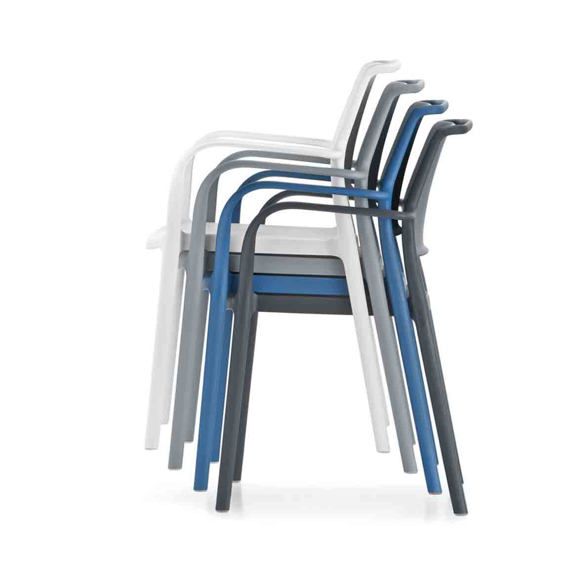 Ara 315 armchair