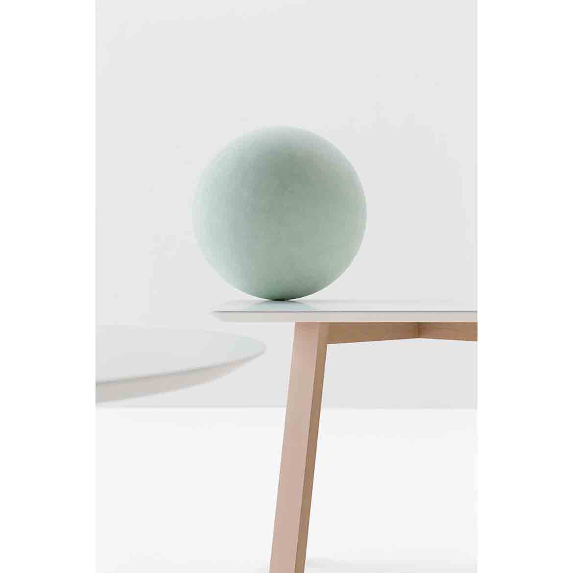 Croissant 601 table