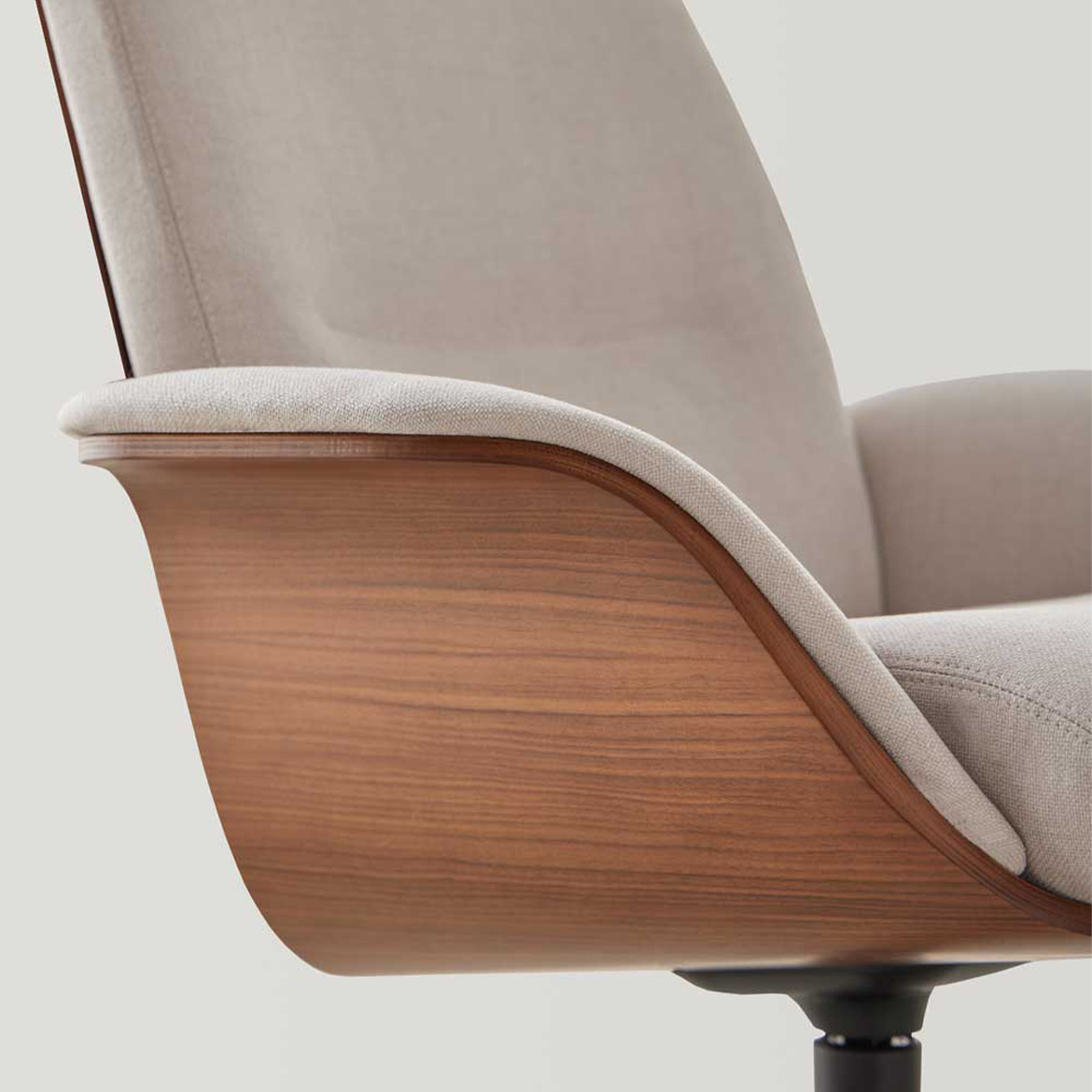 Rever 402 lounge chair